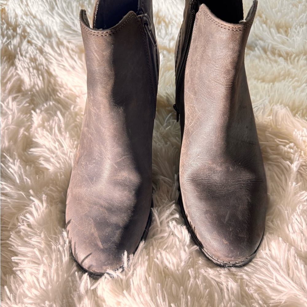 Clark’s Women's Brown Ankle Boots